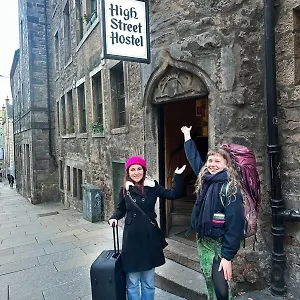 High Street - Over 18s Only, Backpackers Atmosphere (adults Only) Albergue